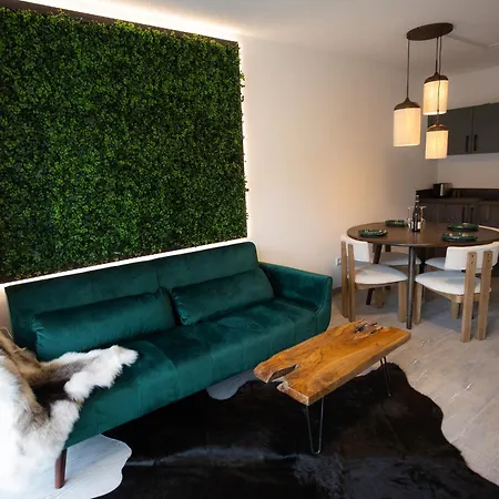 Signature - Forest Flat Winterberg