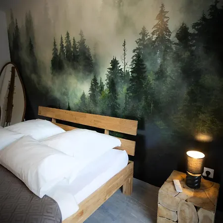 Signature - Forest Flat * Winterberg
