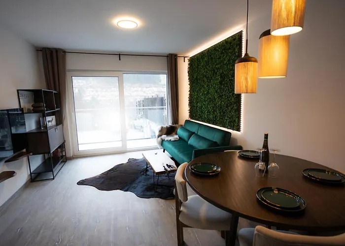 Signature - Forest Flat *